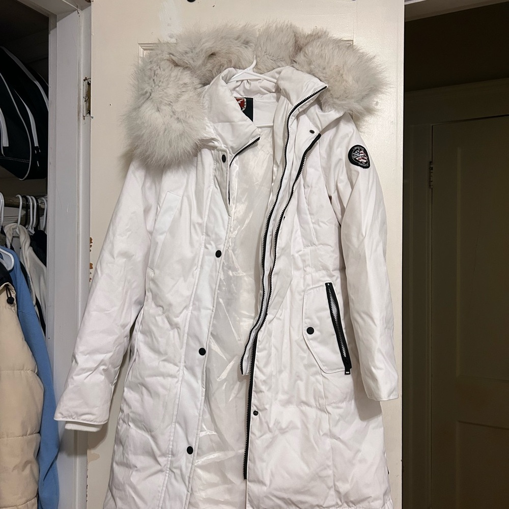1 Madison White Ski Jacket with Fur-Trimmed Hood